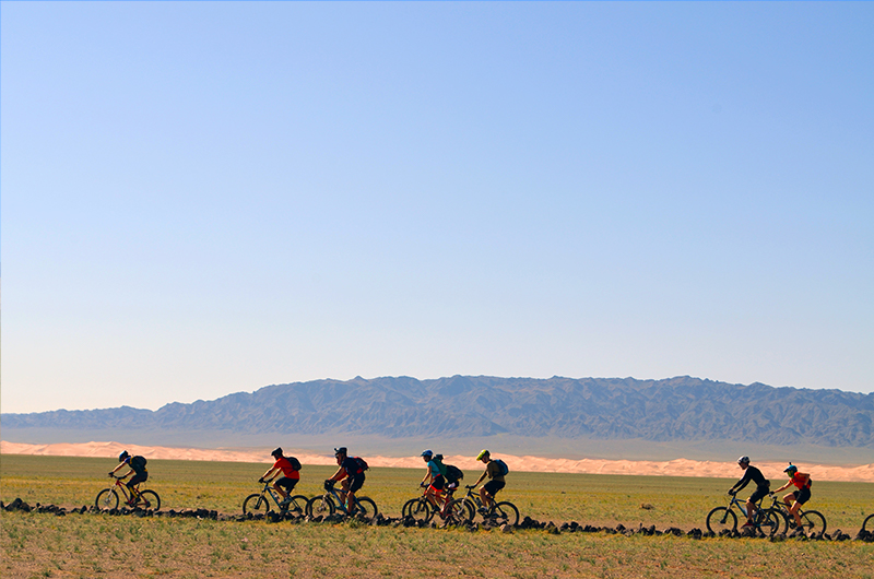 Mountain biking in Mongolian gobi desert